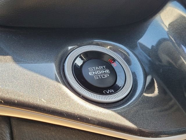 2023 Jeep Grand Cherokee L Laredo 4x2