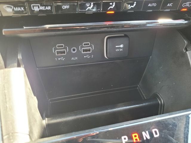 2023 Jeep Grand Cherokee L Laredo 4x2