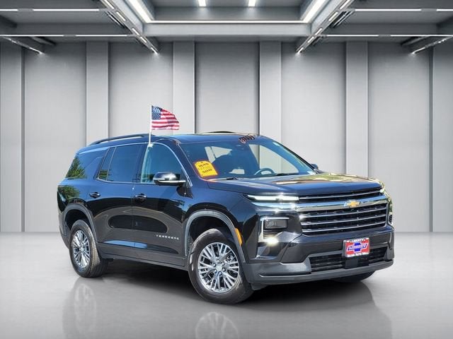 2024 Chevrolet Traverse LT
