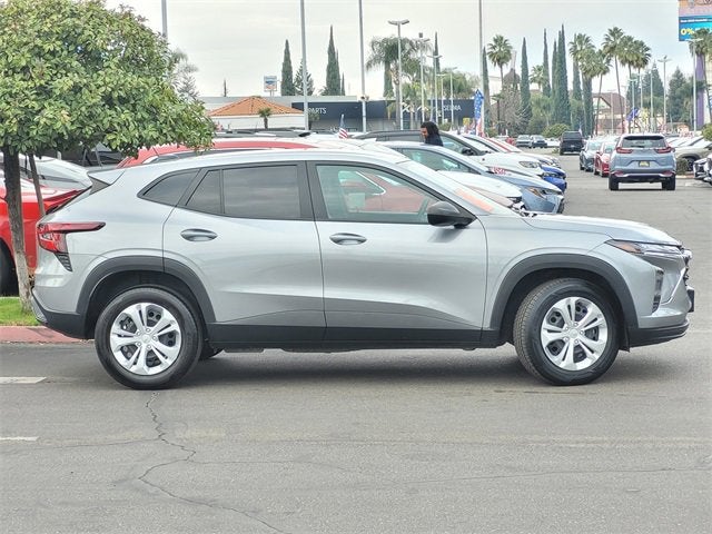 2025 Chevrolet Trax LS