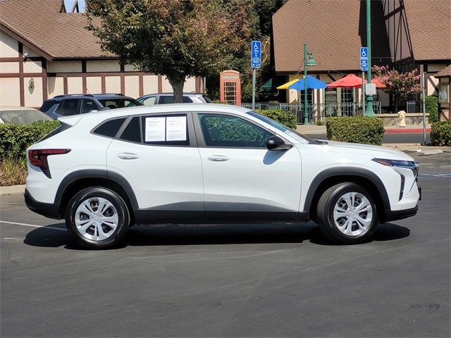 2025 Chevrolet Trax LS