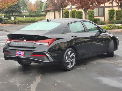 2025 Hyundai Elantra SEL Sport