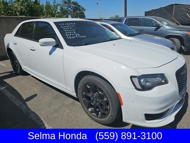 2022 Chrysler 300 Touring L