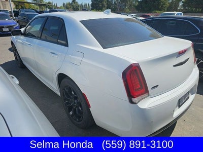 2022 Chrysler 300 Touring L