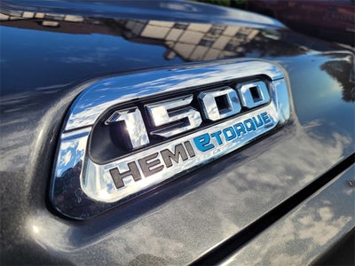 2024 RAM 1500 Laramie Crew Cab 4x2 5'7' Box