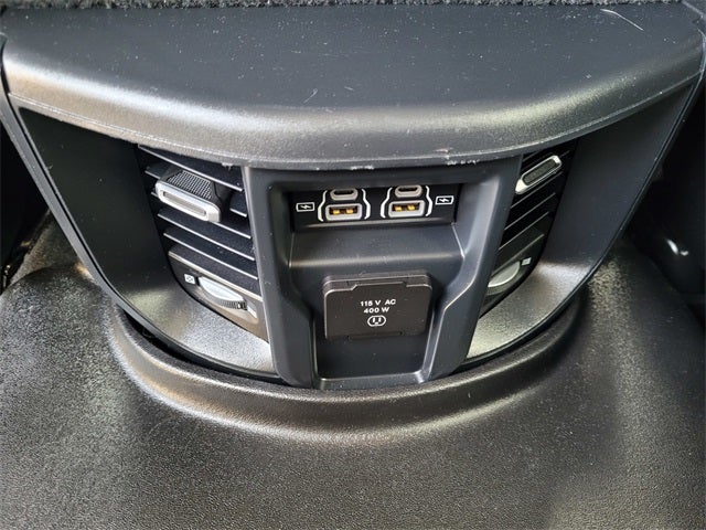 2022 RAM 2500 Laramie Crew Cab 4x4 6'4' Box