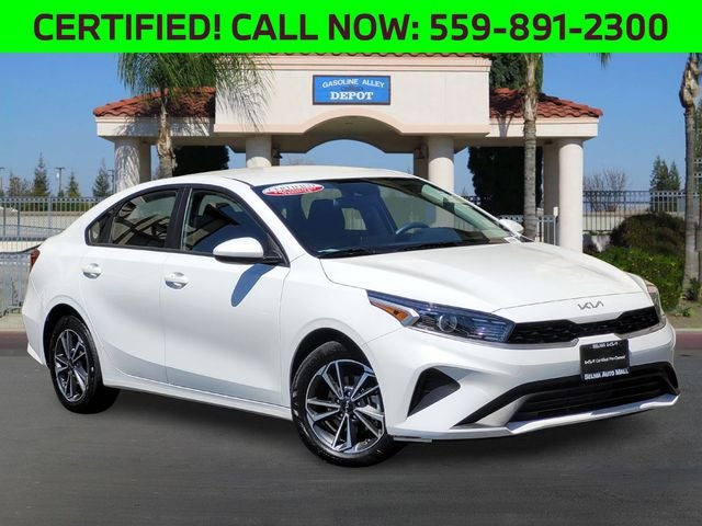 2023 Kia Forte LXS AT's photo