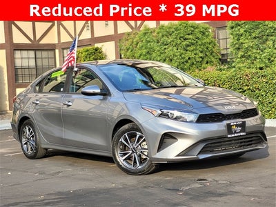 2023 Kia Forte LXS tech