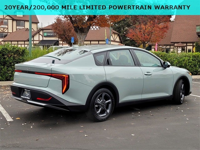 2025 Kia K4 LXS
