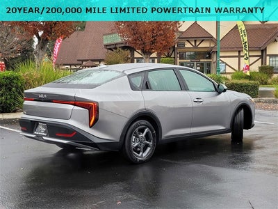 2025 Kia K4 LXS