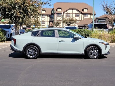 2026 Kia K4 LXS