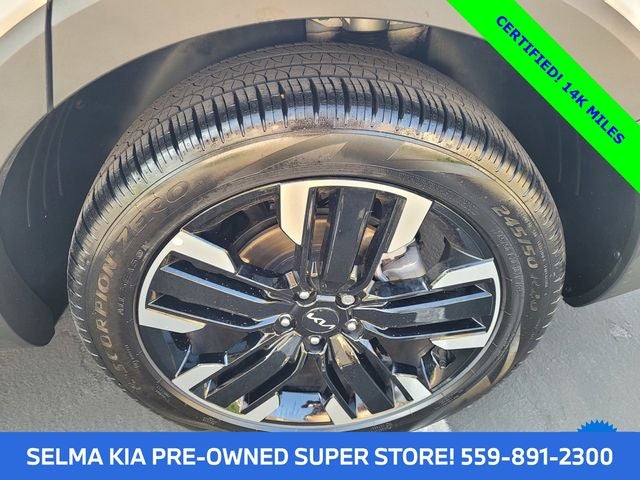 2025 Kia Telluride SX Captain's Chairs Pkg.