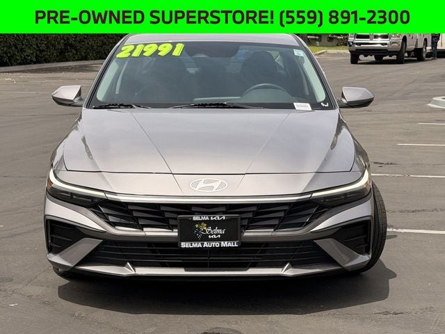 2025 Hyundai Elantra SE