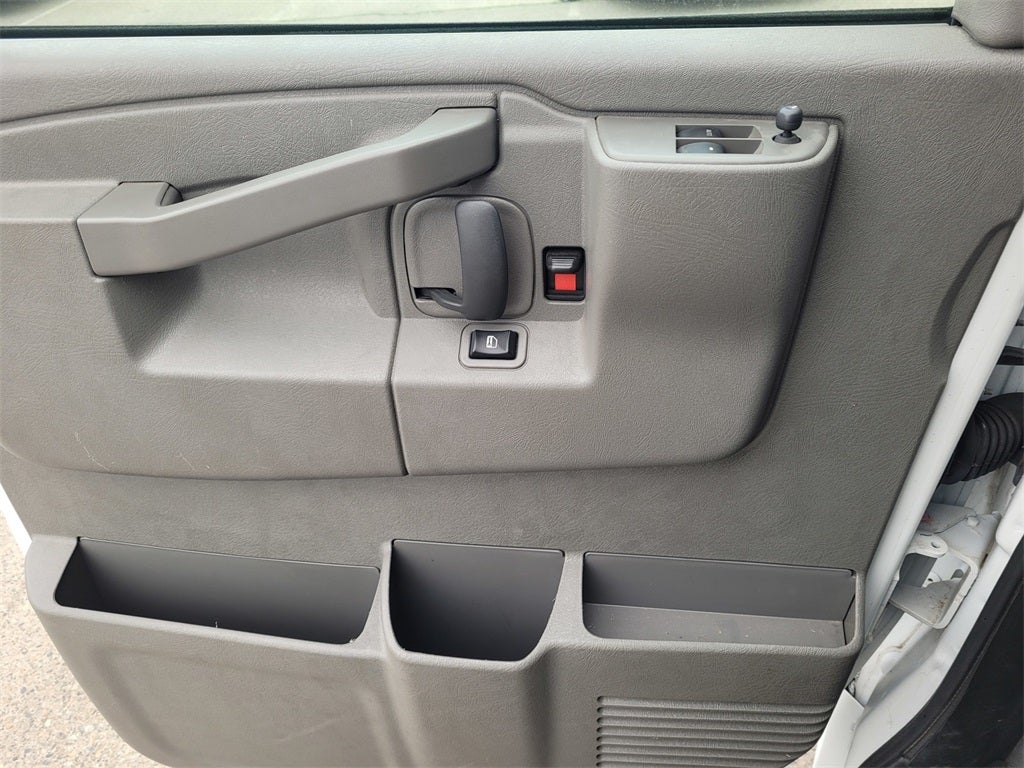 2023 GMC Savana 3500 LS