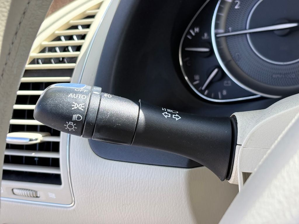 2016 INFINITI QX80 Base