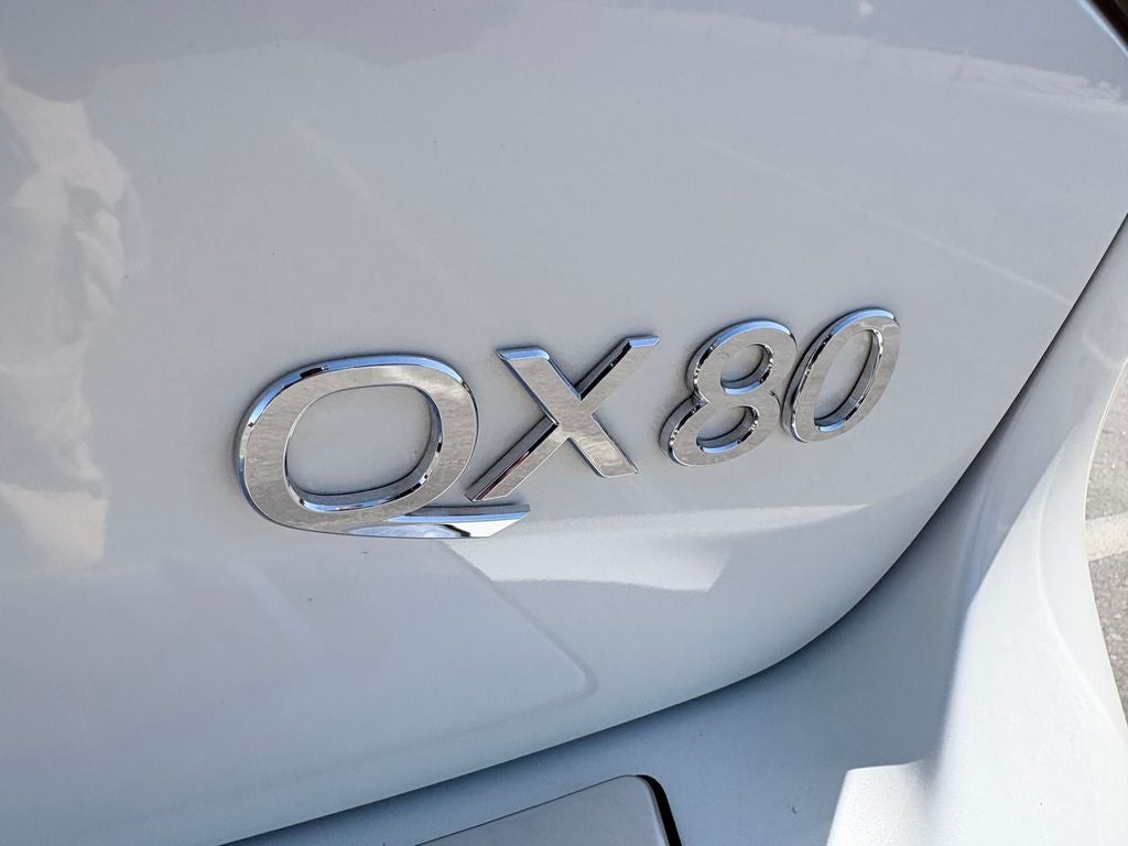 2016 INFINITI QX80 Base