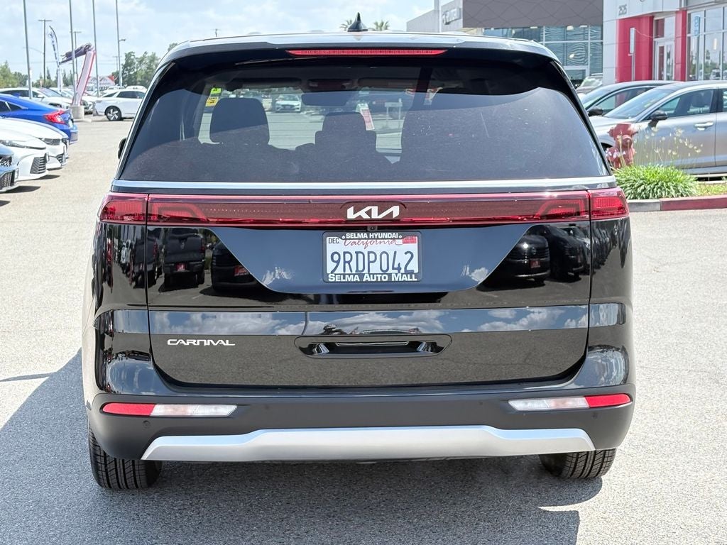 2024 Kia Carnival LX