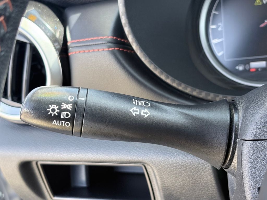 2024 Nissan Versa 1.6 SR