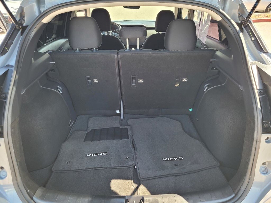 2022 Nissan Kicks SV