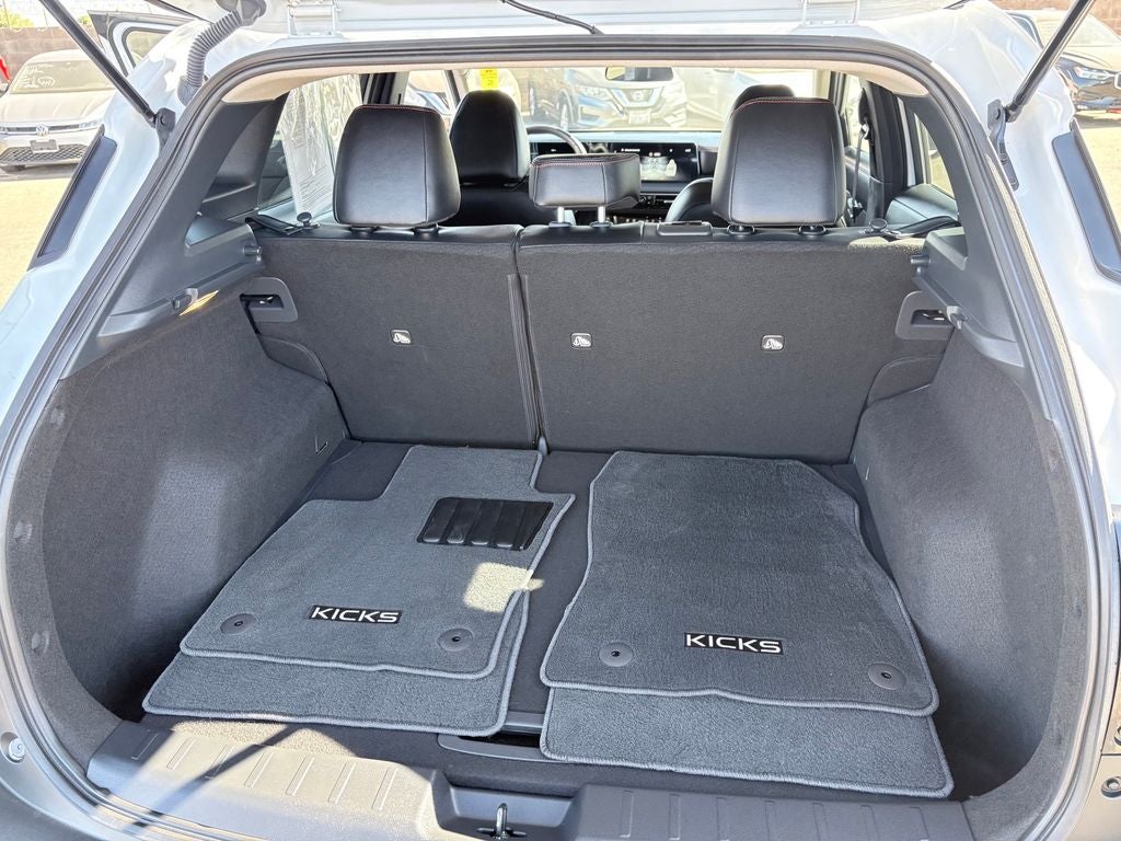 2025 Nissan Kicks SR