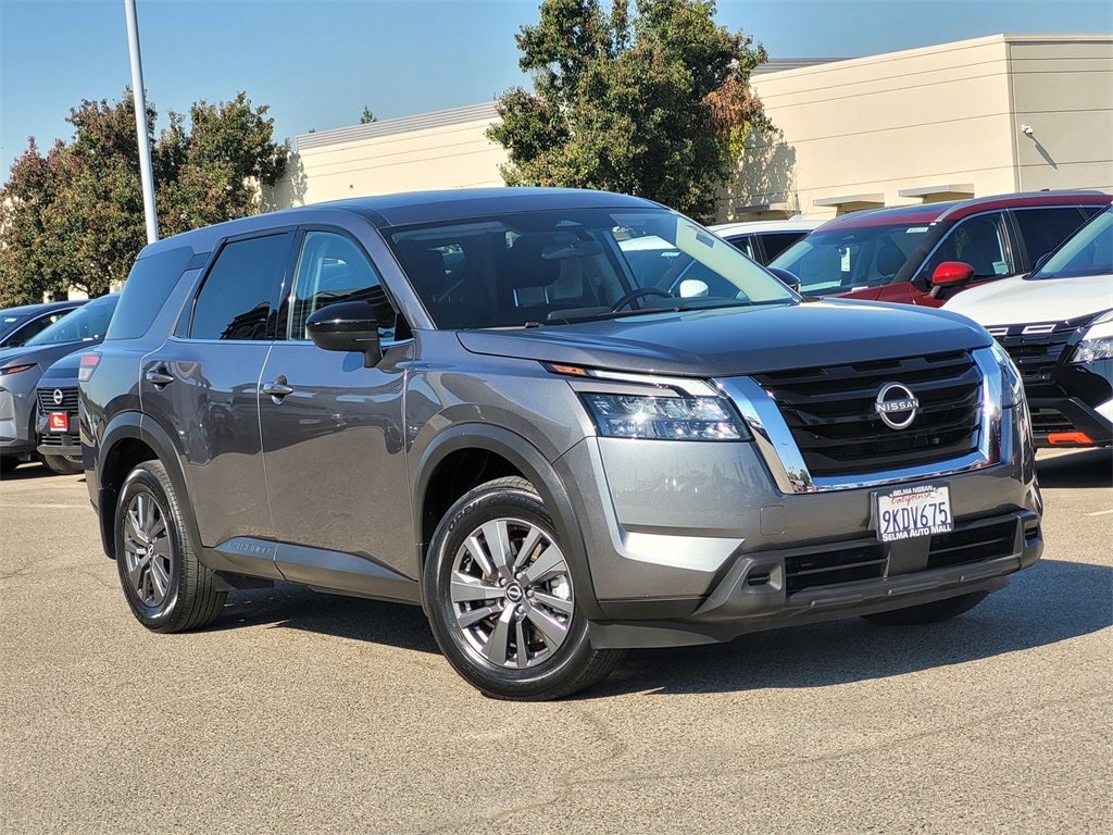 2024 Nissan Pathfinder S