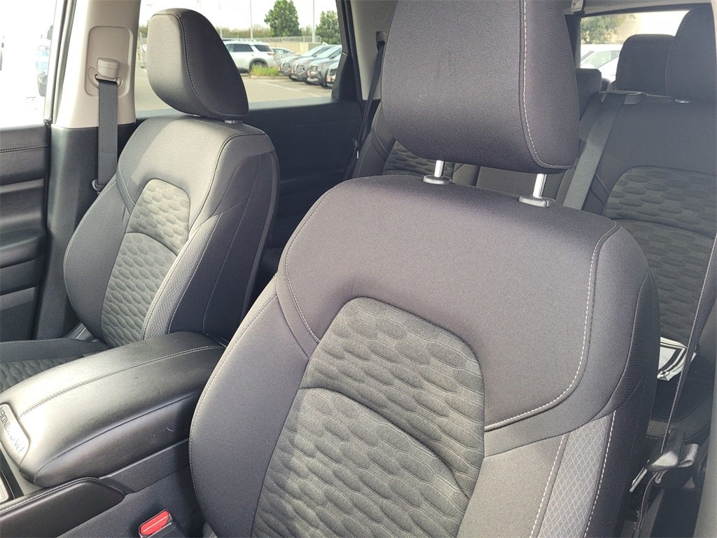 2025 Nissan Pathfinder S