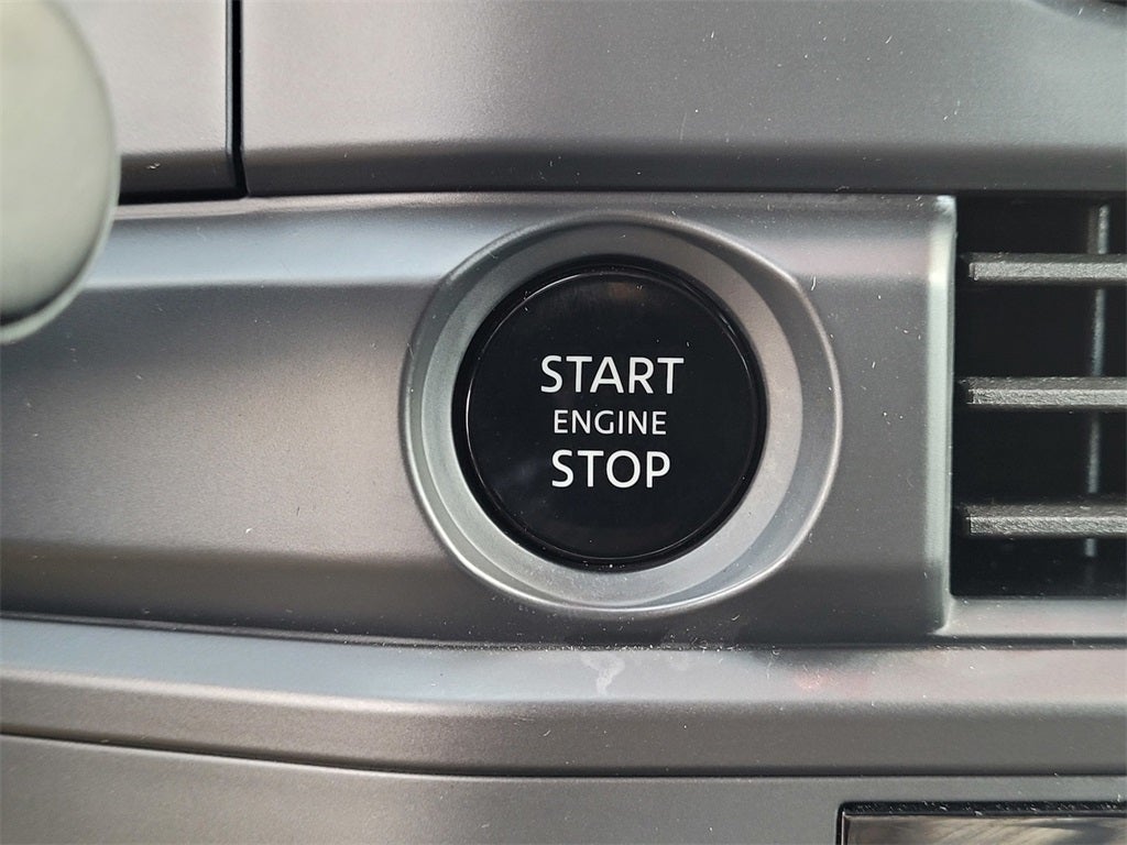 2025 Nissan Pathfinder S