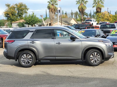 2025 Nissan Pathfinder S