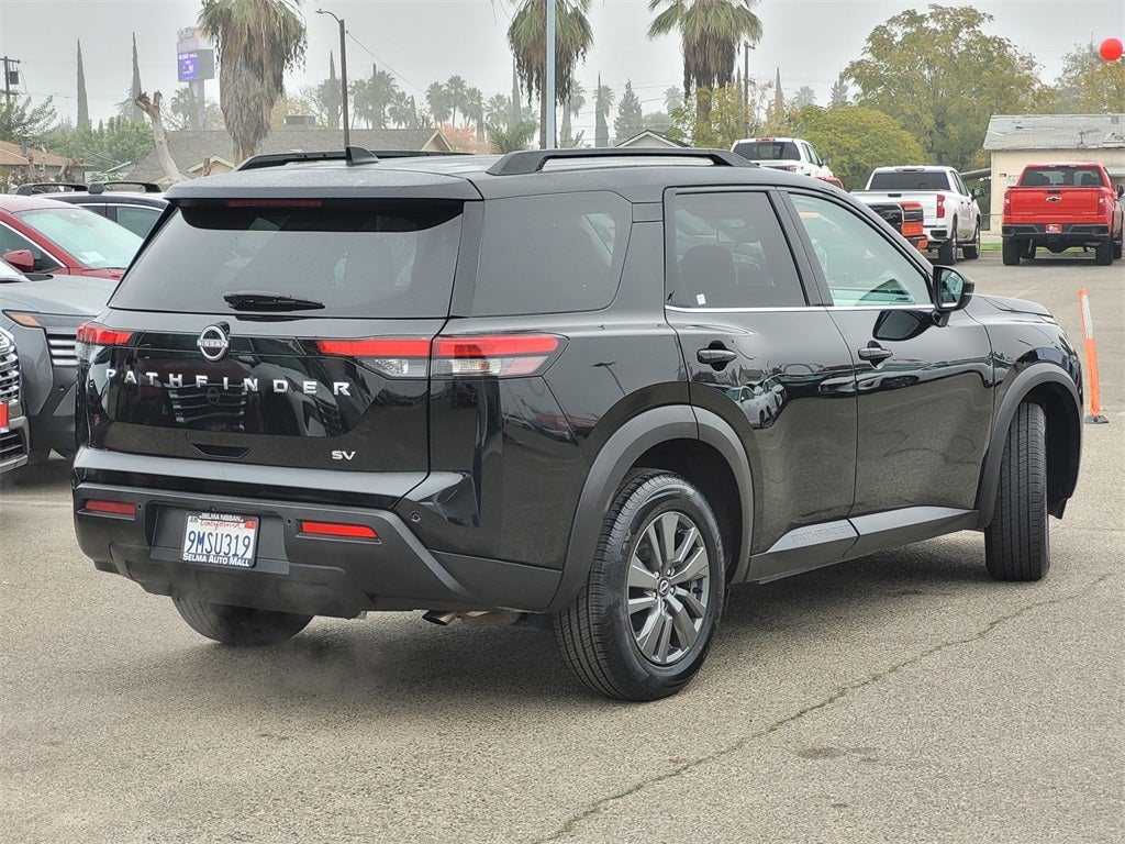 2024 Nissan Pathfinder SV