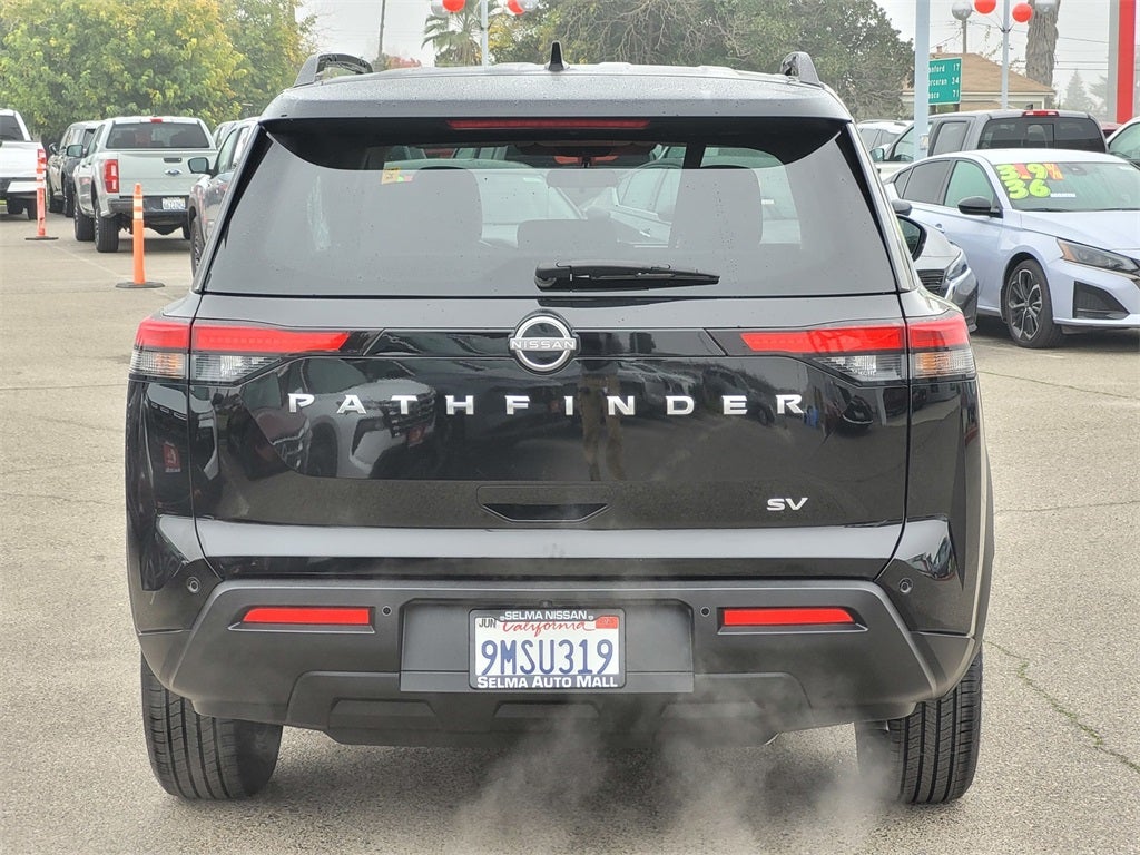 2024 Nissan Pathfinder SV