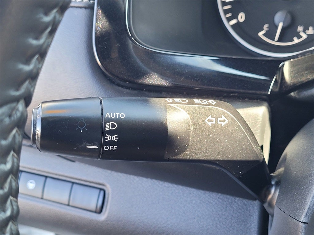 2023 Nissan Pathfinder SV