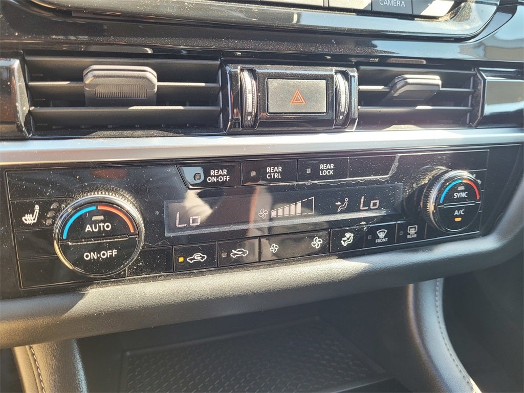 2023 Nissan Pathfinder SV