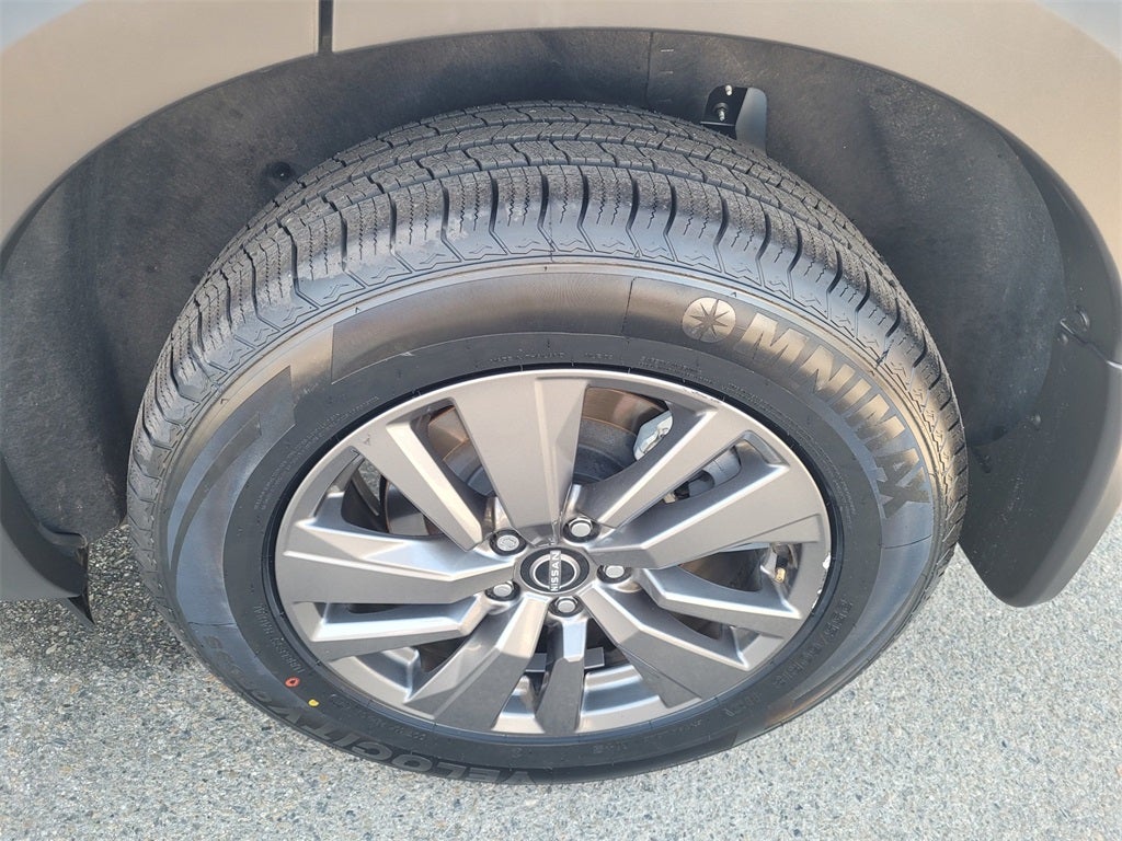 2023 Nissan Pathfinder SV