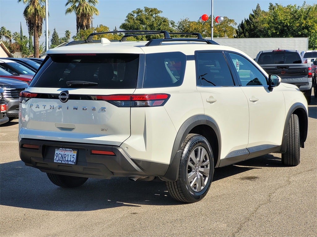 2023 Nissan Pathfinder SV