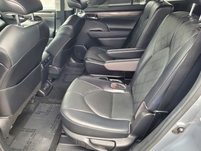 2022 Toyota Highlander Platinum